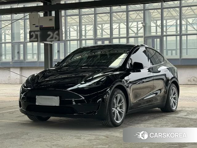 Tesla Model Y 2023 Черный из Китая, фото 2