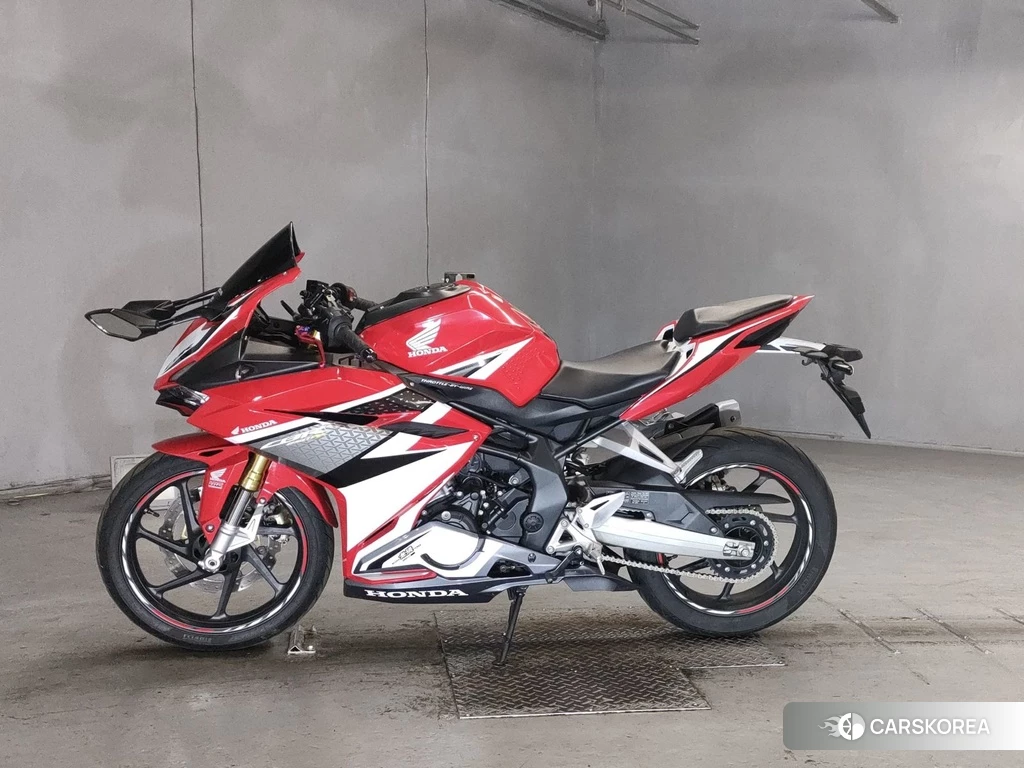 Проданный Honda CBR250RR 2017 из Японии