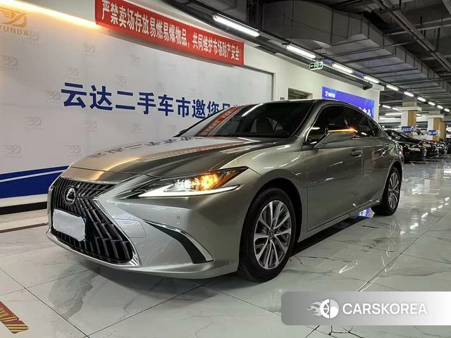 Lexus ES 2023 Серебристо-серый из Китая, фото 6
