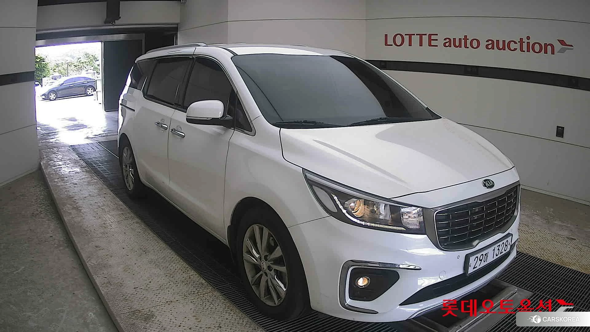 Kia Carnival id 4504352 из Кореи 12