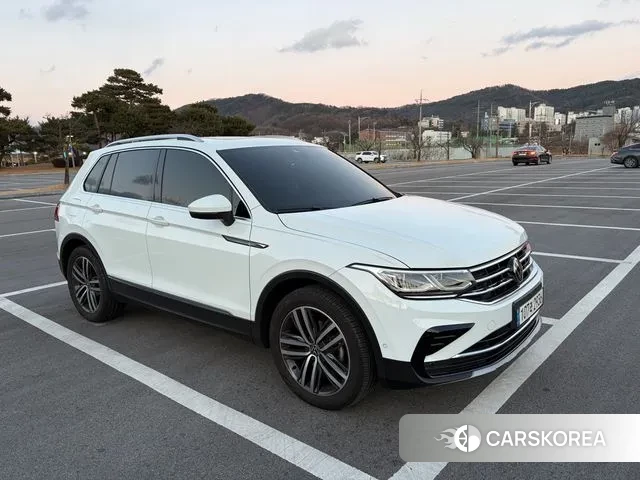 Volkswagen Tiguan second Generation 2022 Белый из Кореи, фото 2