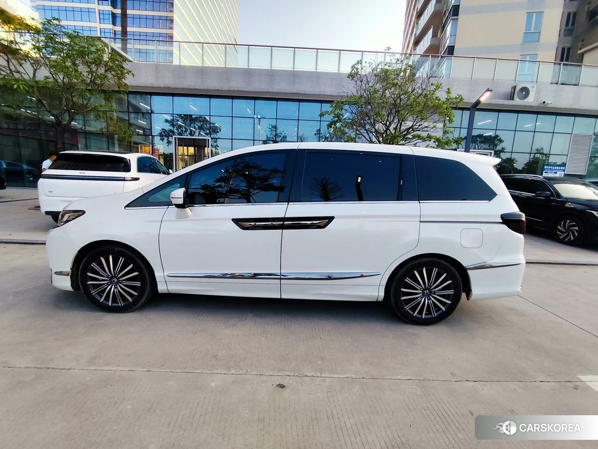 Honda Elysion 2021 Белый из Китая, фото 2