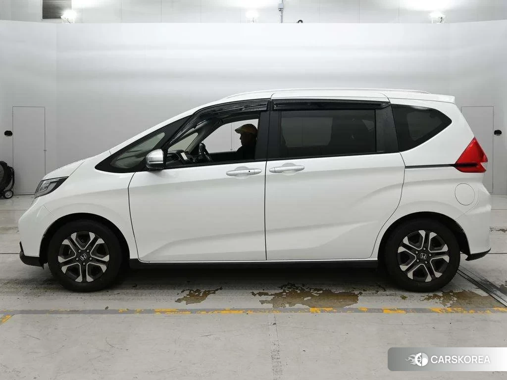 Honda Freed 2023 из Японии, фото 2