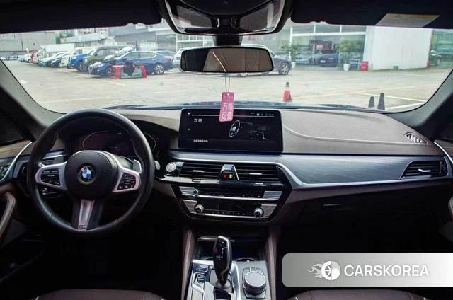 BMW 5 series 2021 Черный из Китая, фото 4