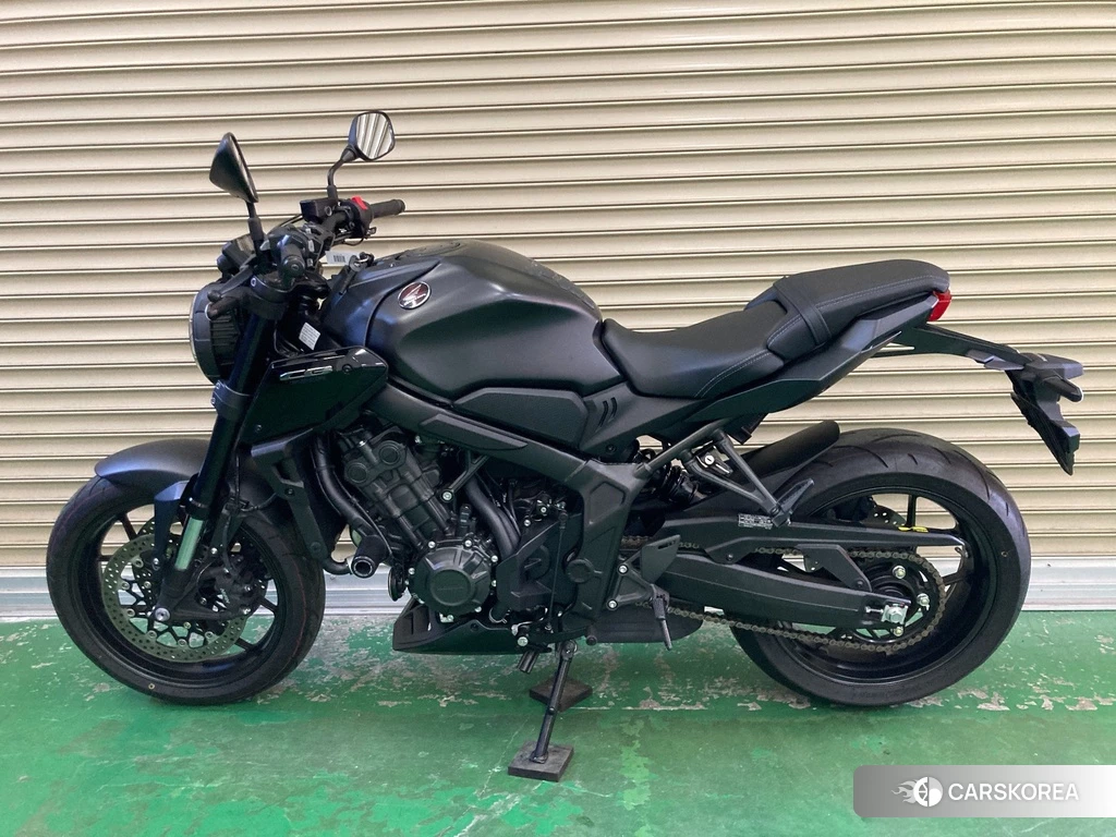 Проданный Honda CB650R 2023 из Японии