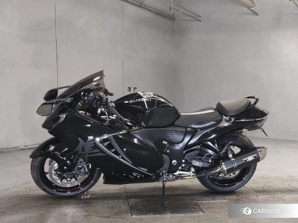 Проданный Suzuki GSX1300R HAYABUSA 2022 из Японии, фото 2