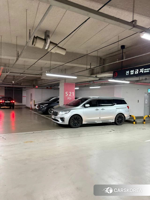 Kia The New Carnival 2018 Серебряный из Кореи, фото 2