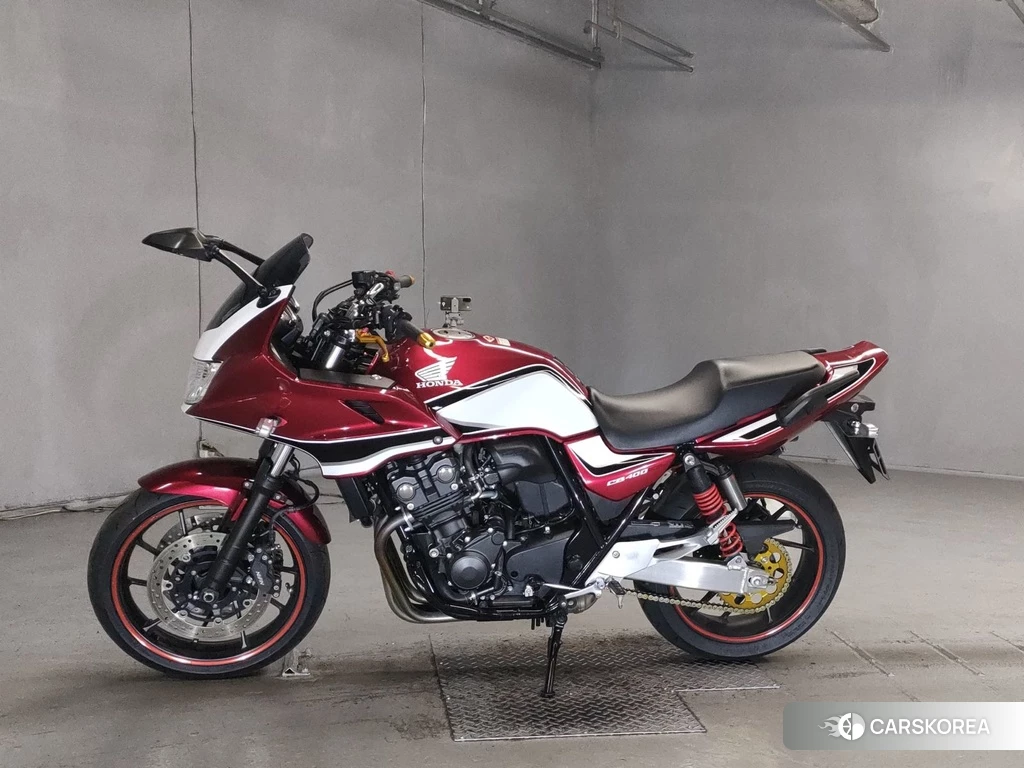 Проданный Honda CB400SF BOLDOR 2019 из Японии, фото 2
