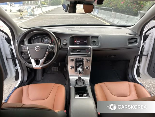 Volvo S60 2019 Белый из Китая, фото 6