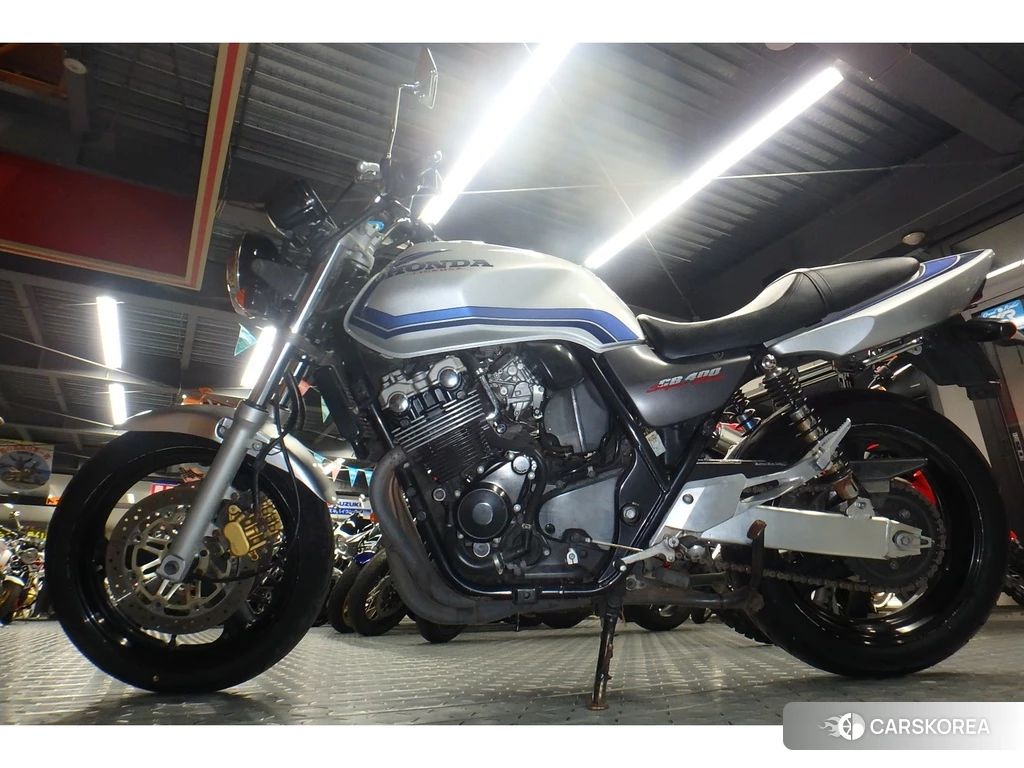 Проданный Honda CB400SF 2021 из Японии, фото 2