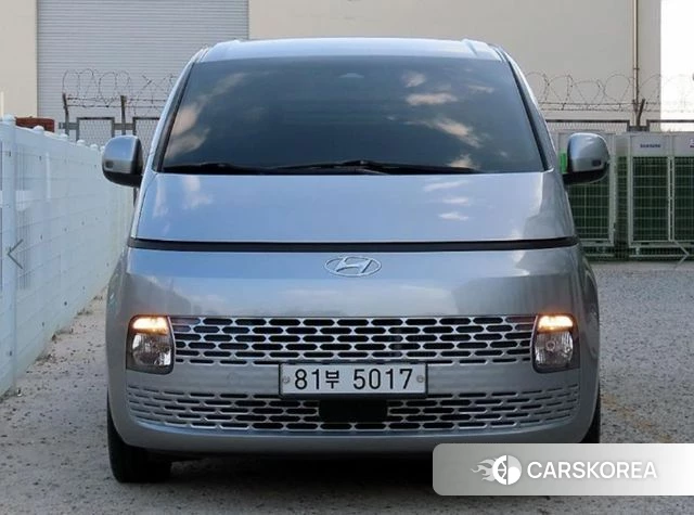 Hyundai Staria 2021 Серебряный из Кореи, фото 2