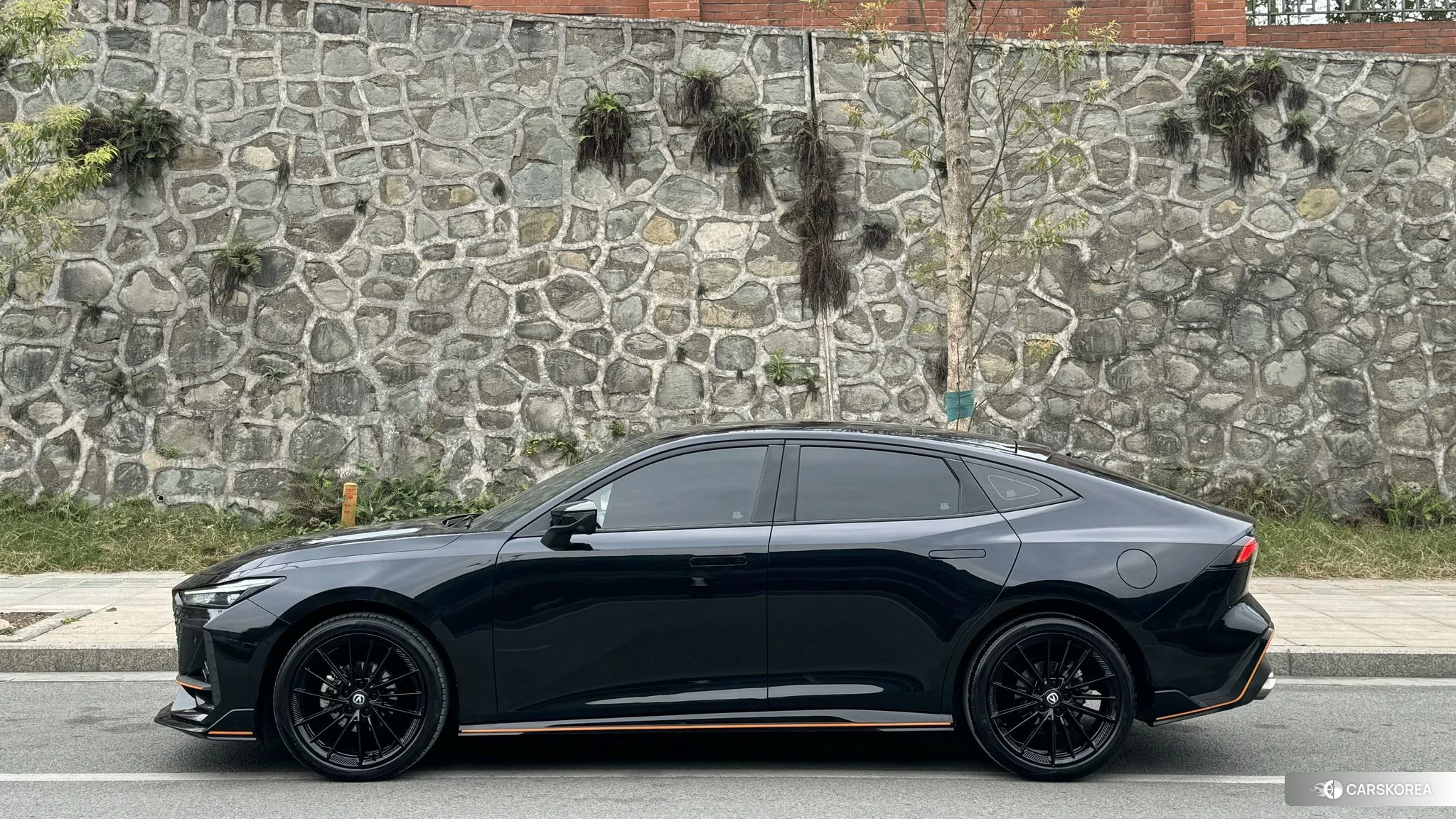 Chang'an UNI-V 2023 Черный из Китая, фото 2
