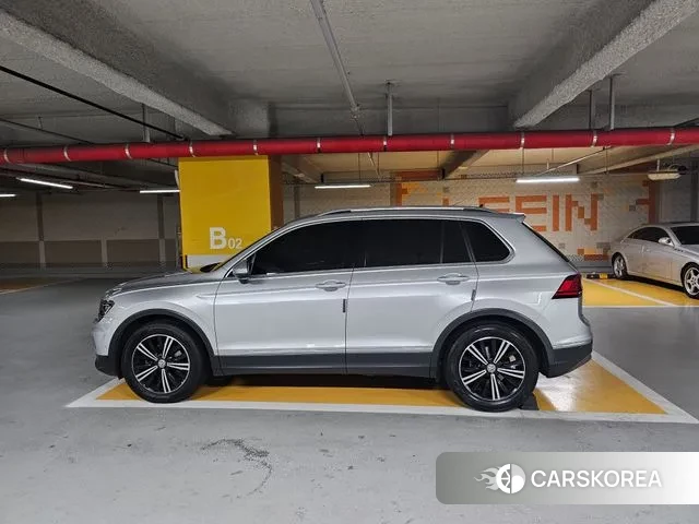 Volkswagen Tiguan second Generation 2019 Серебряный из Кореи, фото 2