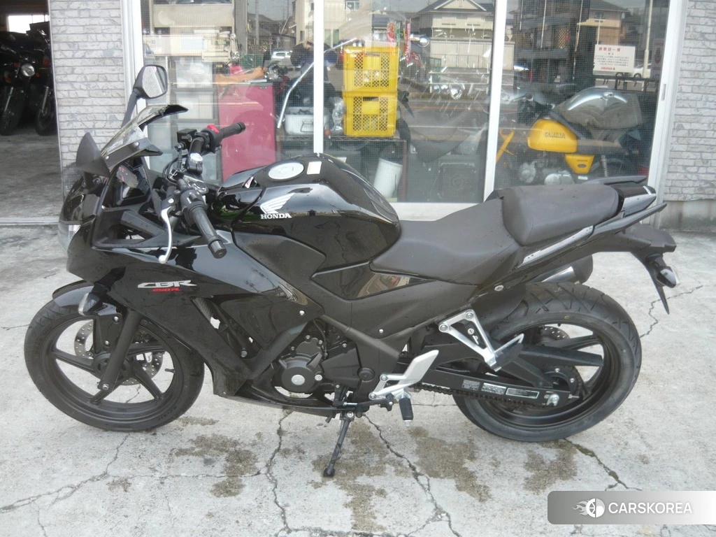 Проданный Honda CBR250R 2015 из Японии