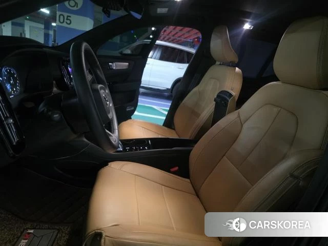 Volvo XC40 2022 Черный из Кореи, фото 2
