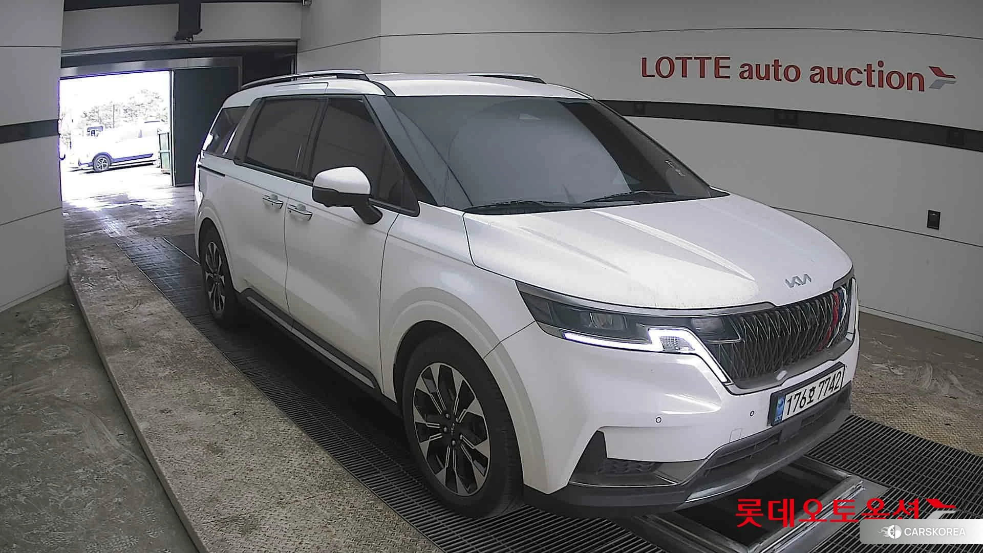 Kia Carnival Limousine id 3882175 из Кореи 12