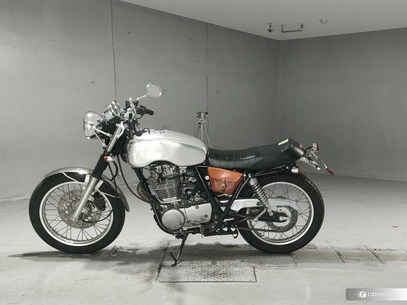 Проданный Yamaha SR 400 2017 из Японии, фото 2