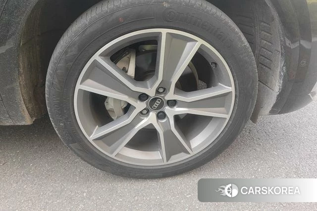 Audi Q5L id 4300269 из Китая 9