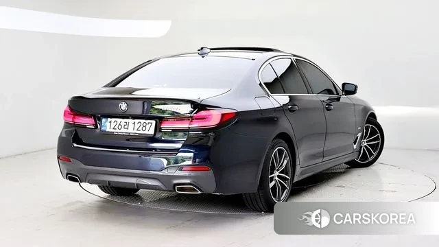 BMW 5 Series (G30) id 3011409 из Кореи 12