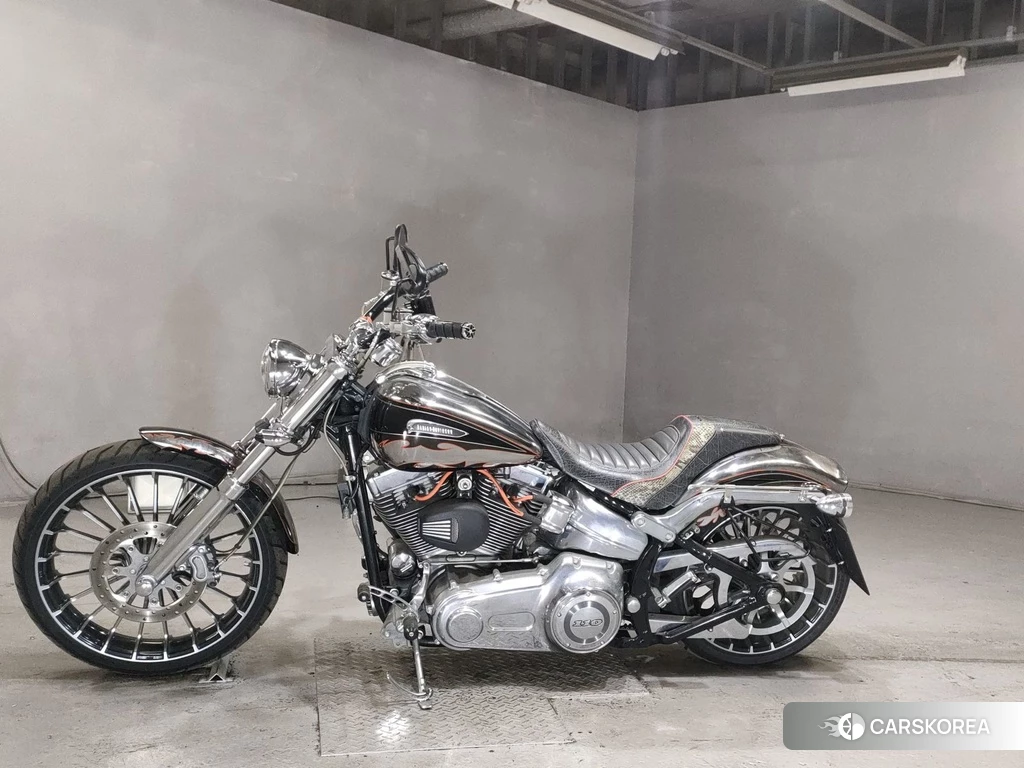 Проданный Harley-Davidson Softail Breakout FXSB CVO 2014 из Японии
