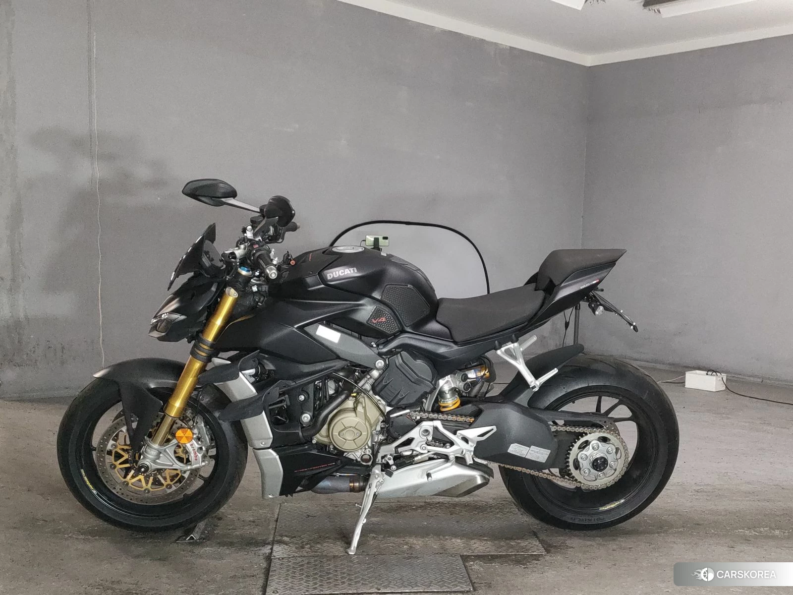 Ducati STREETFIGHTER V4 S 2021 из Японии