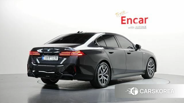 BMW 5 Series (G60) id 3909524 из Кореи 12