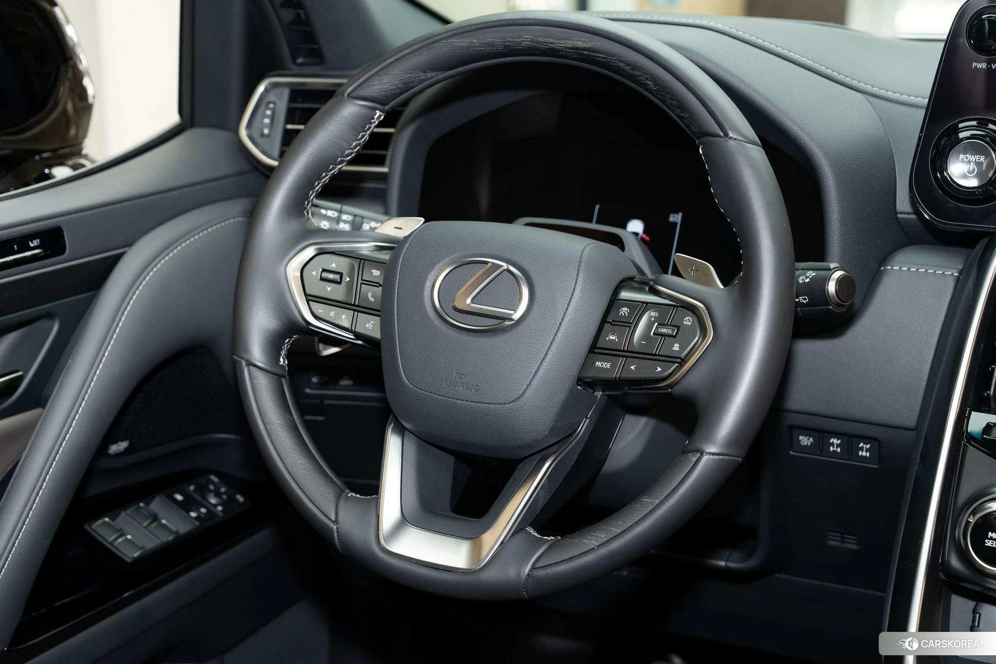 Lexus LX id 4512472 из Китая 12