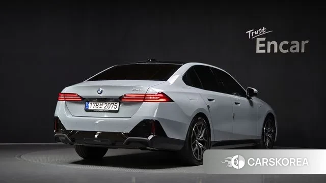 BMW 5 Series (G60) id 2983847 из Кореи 12