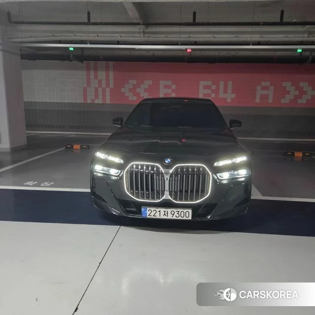 BMW 7 Series (G70) 2024 Черный из Кореи, фото 2
