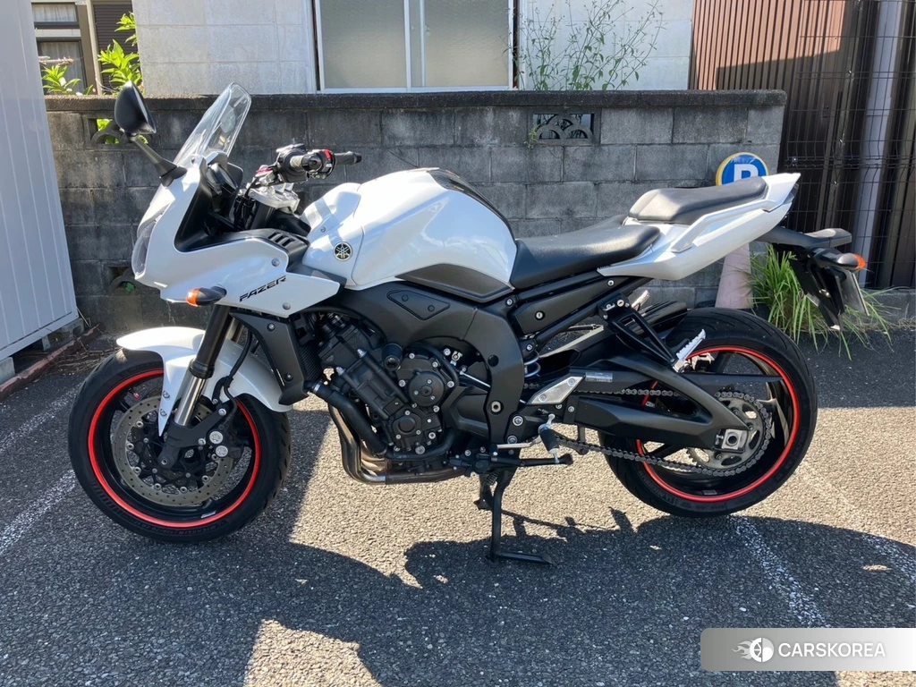 Проданный Yamaha FZ1 FEATHER 2010 из Японии
