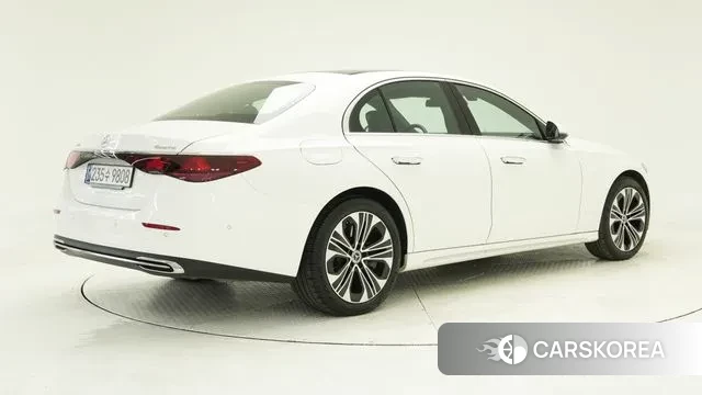 Mercedes-Benz E-Class W214 id 3590403 из Кореи 12