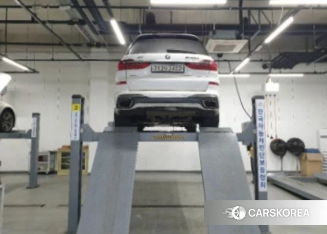 BMW X7 (G07) 2020 Белый из Кореи, фото 2