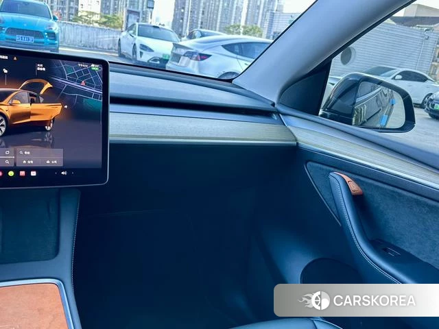 Tesla Model Y 2023 Черный из Китая, фото 6
