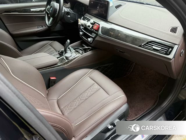 BMW 5 series 2022 Черный из Китая, фото 5