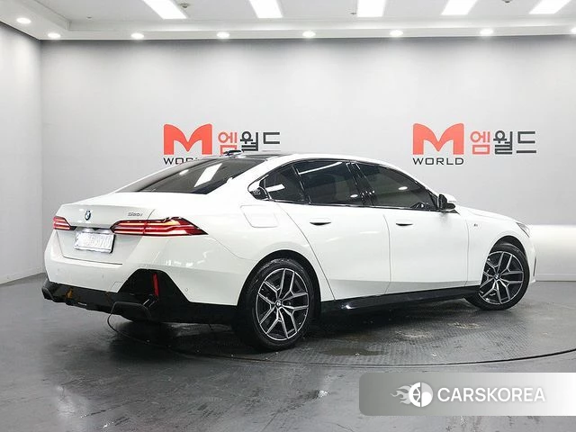 BMW 5 Series (G60) id 4680866 из Кореи 12