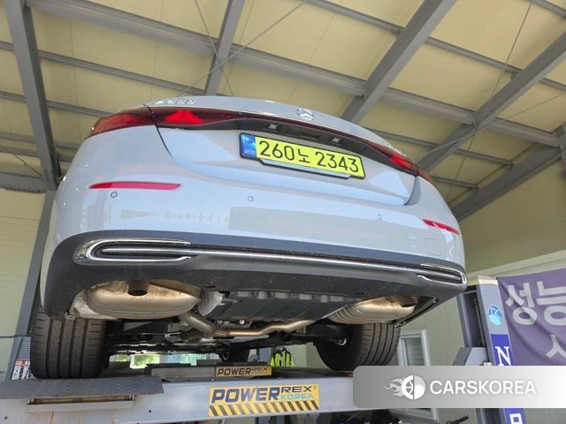 Mercedes-Benz E-Class W214 2025 Серебристо-серый из Кореи, фото 2