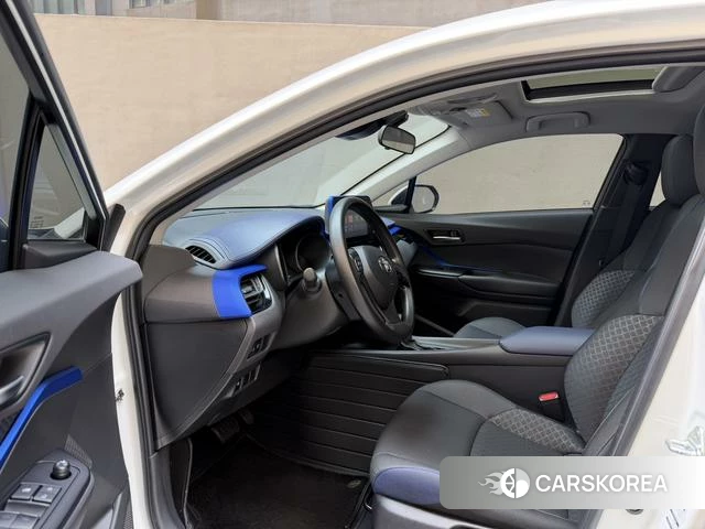 Toyota C-HR 2023 Белый из Китая, фото 2
