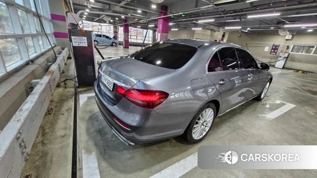 Mercedes-Benz E-Class W213 2022 Серый из Кореи, фото 2