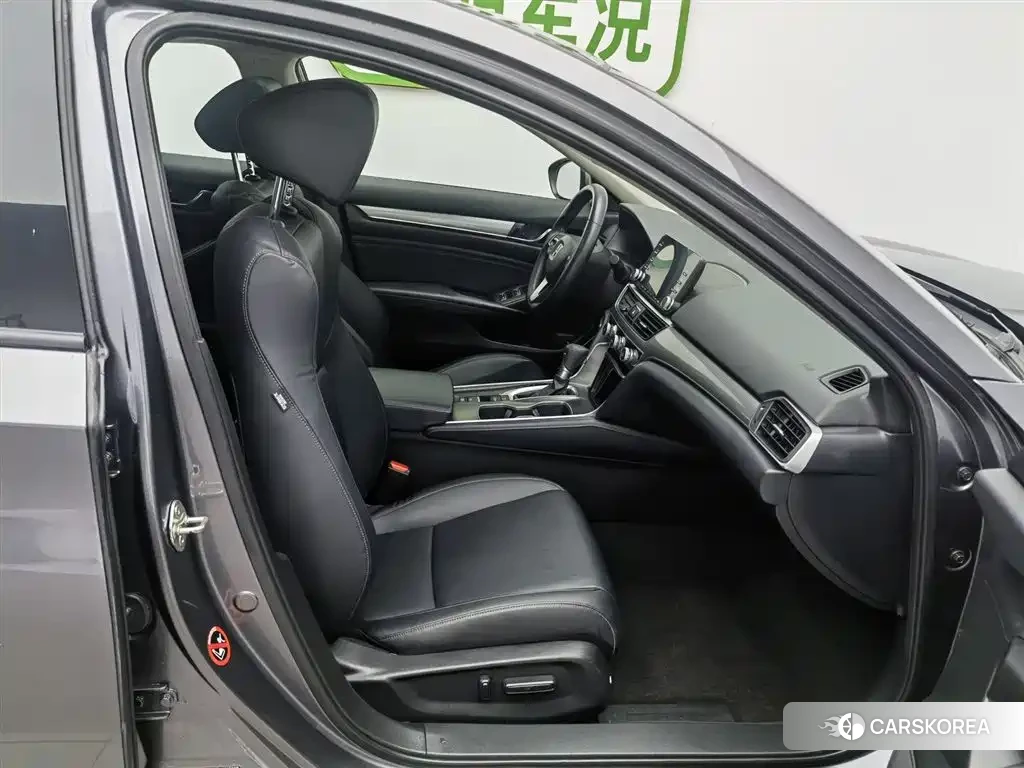 Honda Accord id 4565362 из Китая 12