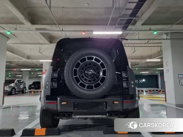 Land Rover Defender (L663) 2025 Темно-зеленый из Кореи, фото 6