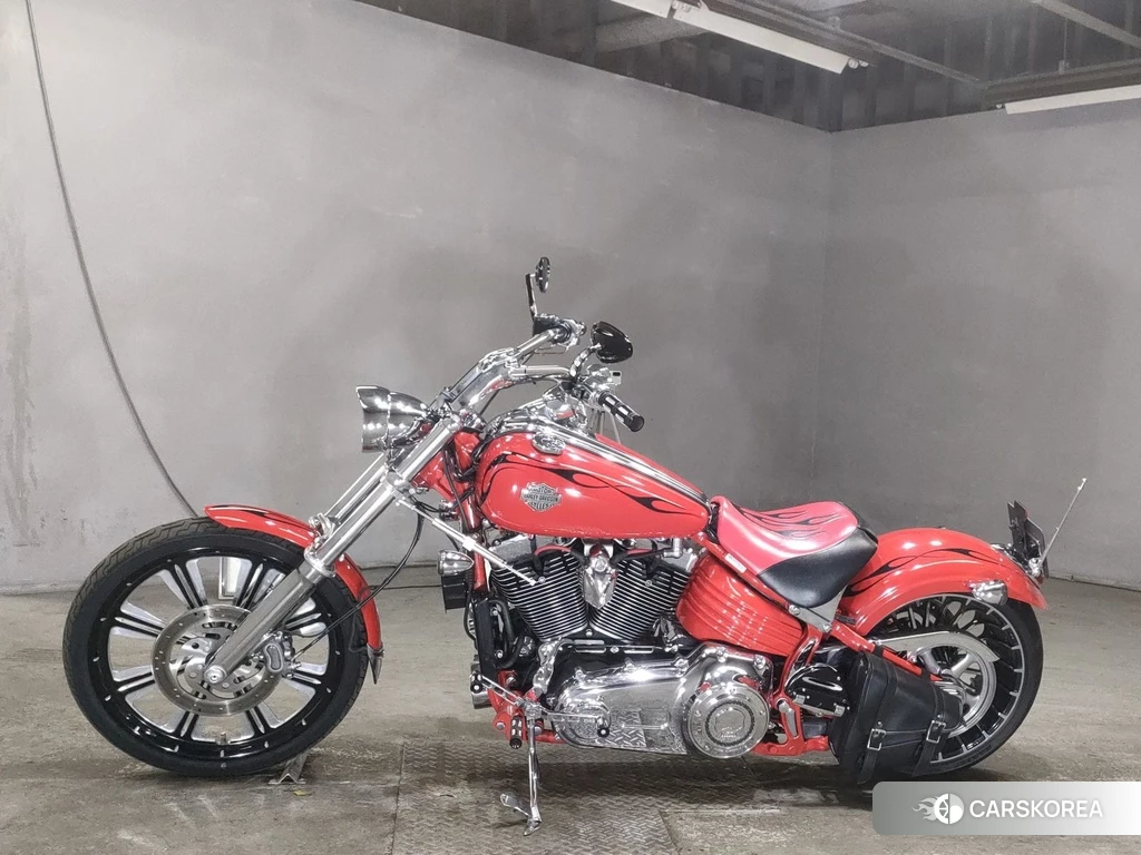 Проданный Harley-Davidson Rocker C FXCWC1580 2011 из Японии, фото 2