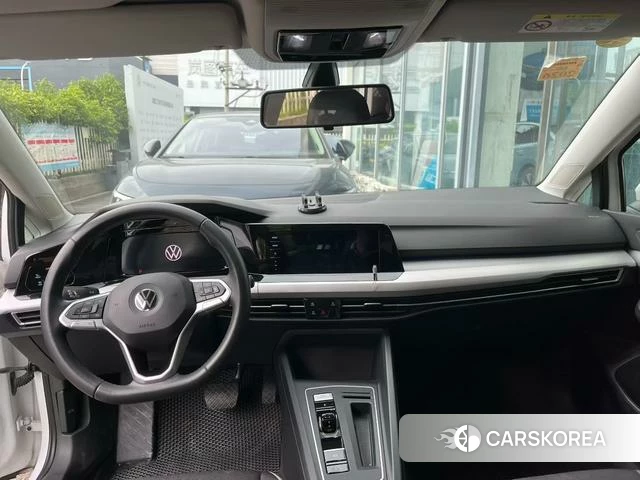 Volkswagen Golf 2024 Белый из Китая, фото 2