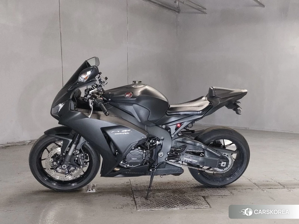 Проданный Honda CBR1000RR 2016 из Японии