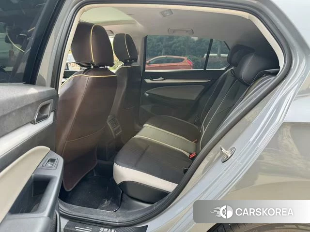Volkswagen Golf 2021 Серебристо-серый из Китая, фото 2