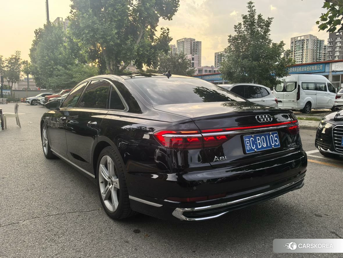 Audi A8 2022 Черный из Китая, фото 2