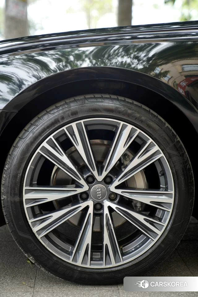 Audi A6L id 4353324 из Китая 12