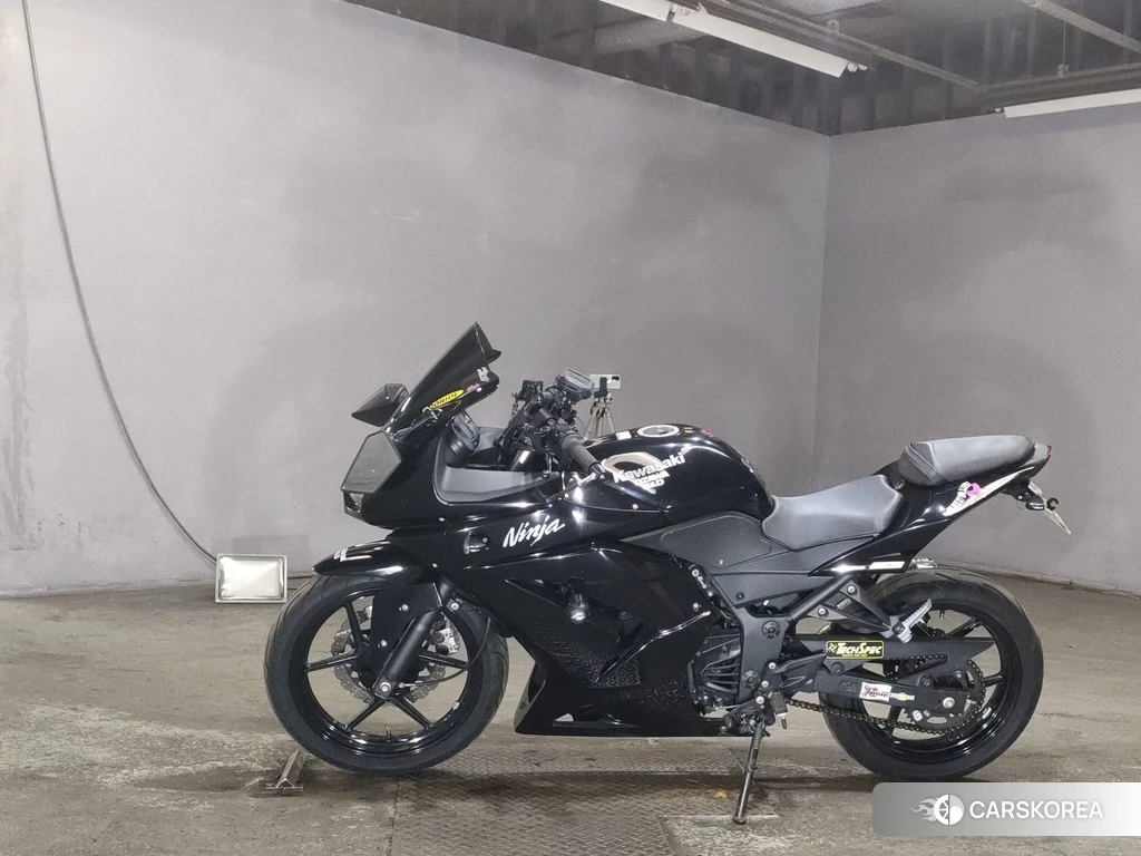 Проданный Kawasaki NINJA 250R 2011 из Японии, фото 2
