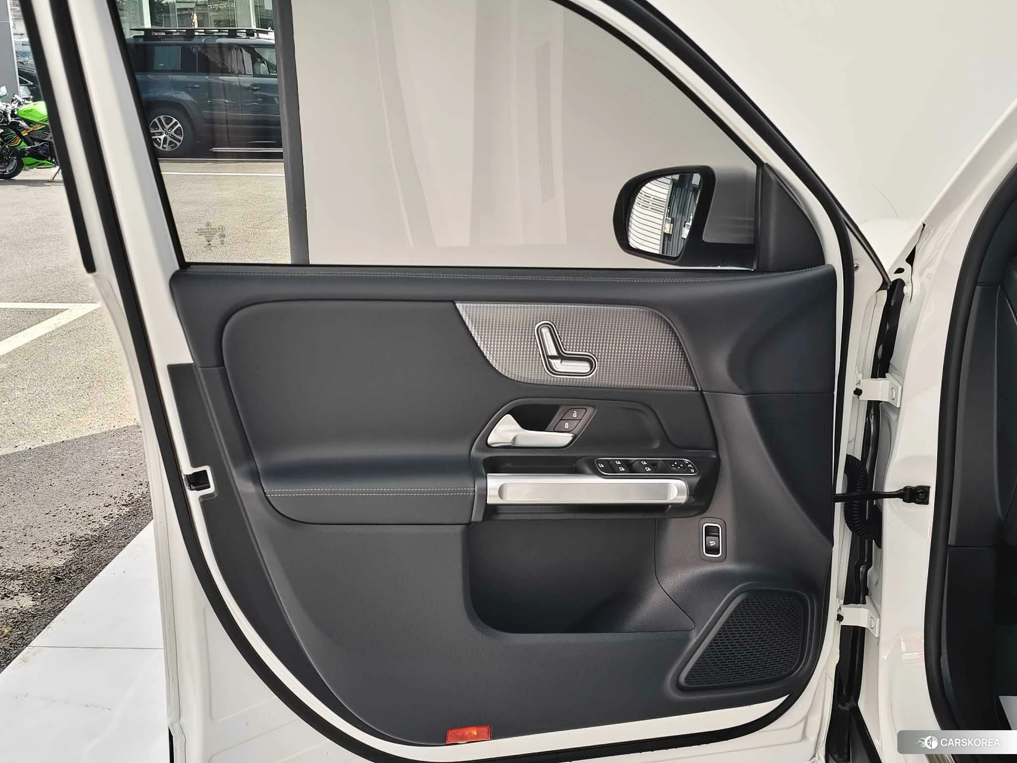 Mercedes-Benz GLB id 4461601 из Китая 8