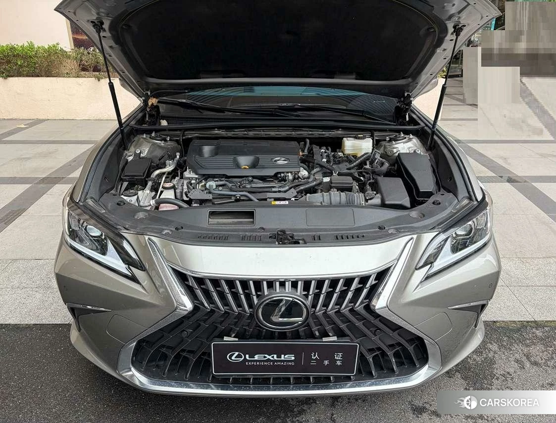 Lexus ES 2022 Серебристо-серый из Китая, фото 6