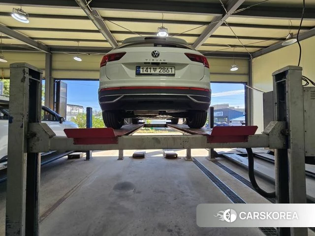 Volkswagen Tiguan second Generation 2022 Белый из Кореи, фото 2